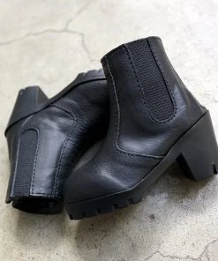 KL Chelsea Boots (Vinyl Black) 22 KL Chelsea Boots (Vinyl Black)