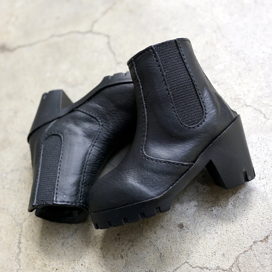 KL Chelsea Boots (Vinyl Black) 9 KL Chelsea Boots (Vinyl Black)