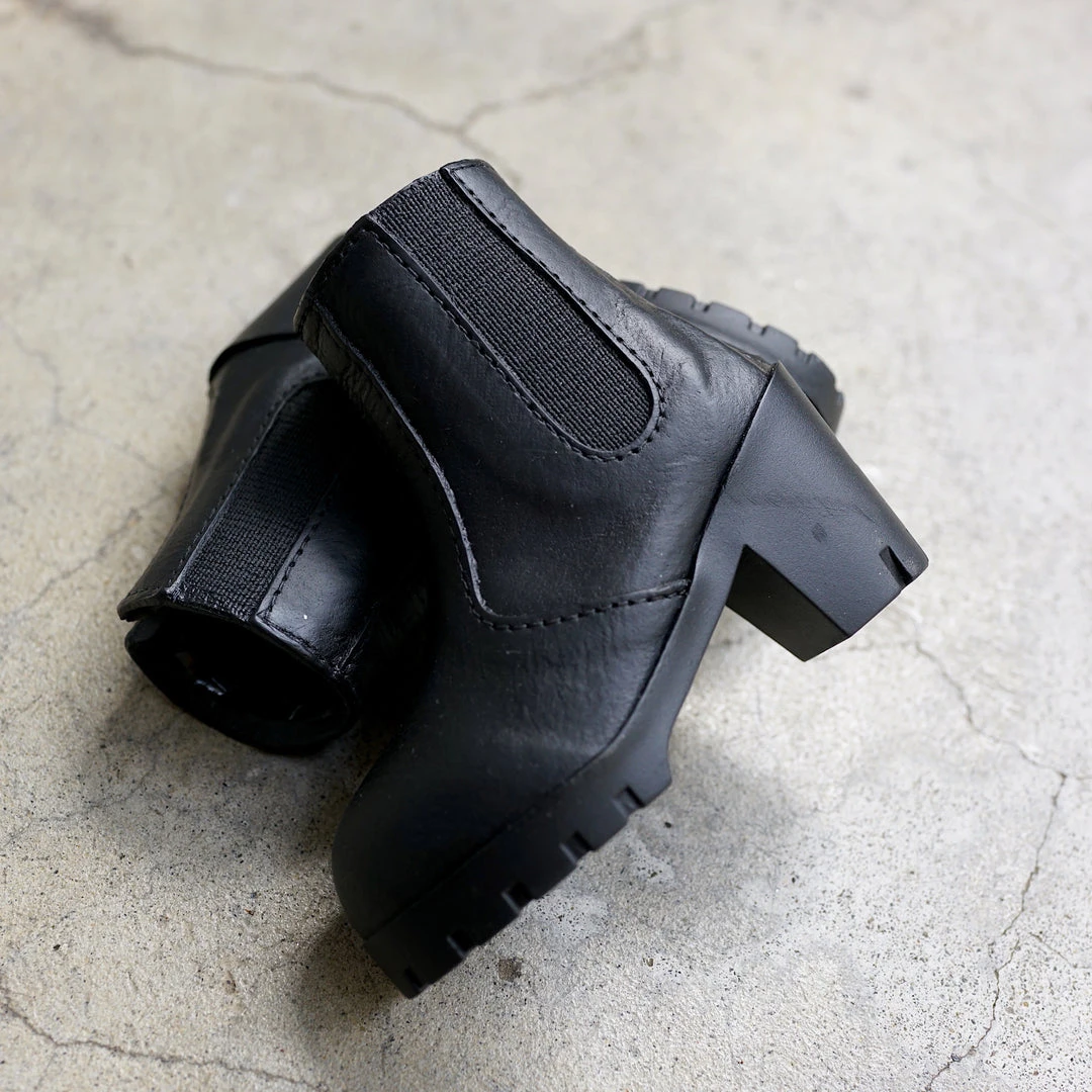 KL Chelsea Boots (Vinyl Black) 3 KL Chelsea Boots (Vinyl Black)