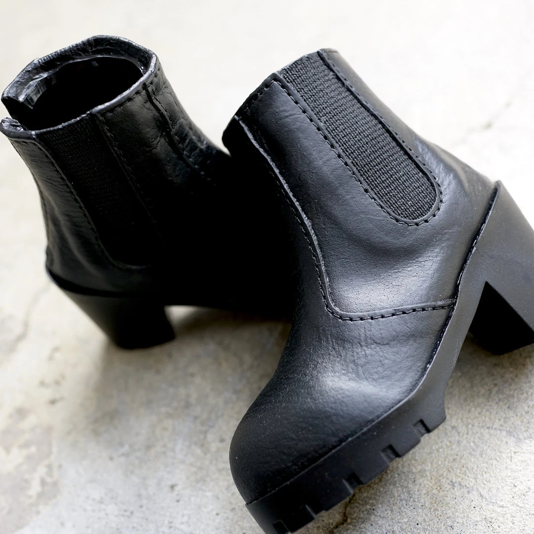 KL Chelsea Boots (Vinyl Black) 11 KL Chelsea Boots (Vinyl Black)