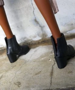 KL Chelsea Boots (Vinyl Black) 26 KL Chelsea Boots (Vinyl Black)